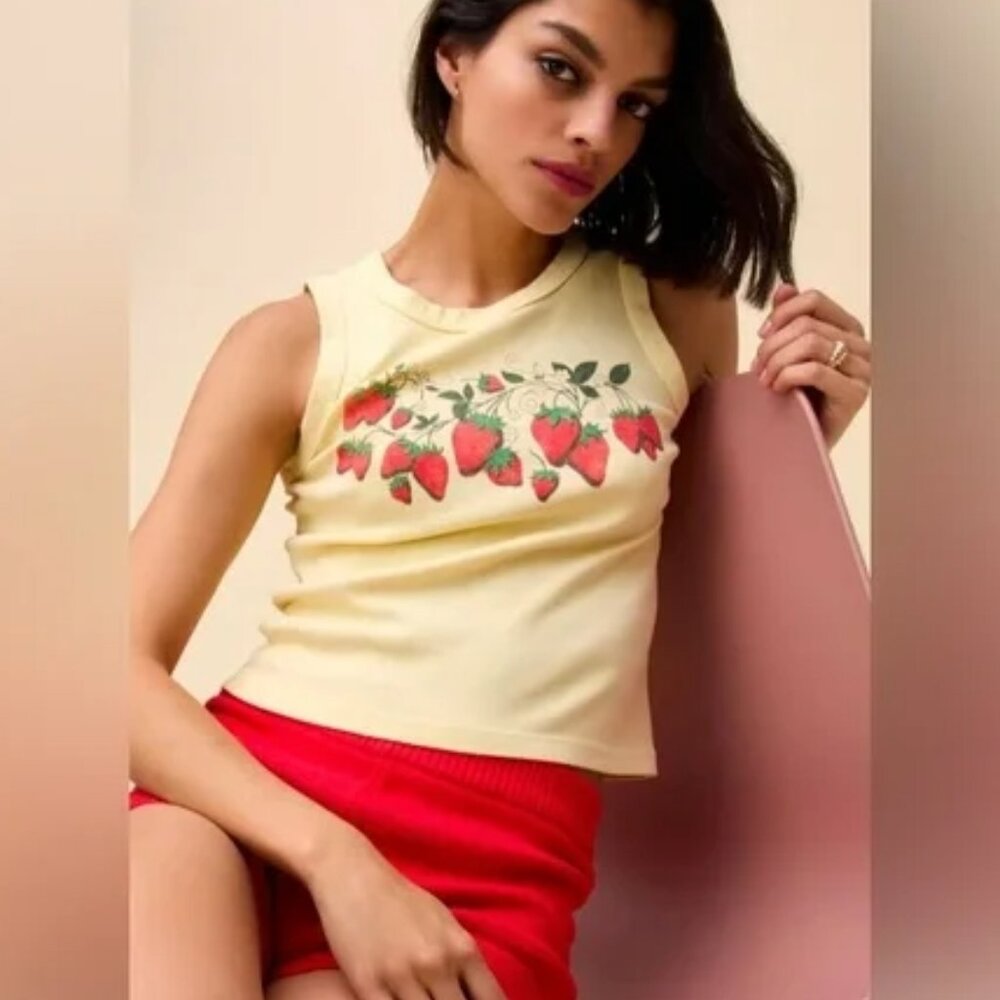 DAYDREAMER Strawberry Shrunken Tank. NWT